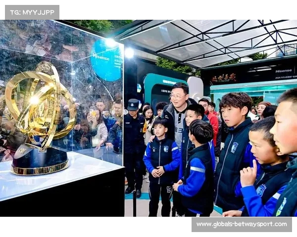 AI引领未来足球智慧变革 联想摩托罗拉携手亮相2025 FIFA世俱杯 AI引领未来足球智慧变革 联想摩托罗拉携手亮相2025 FIFA世俱杯